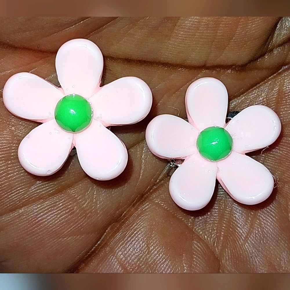 Beautiful girls Pink floral clip-on earrings for kids - Picture 2 of 4